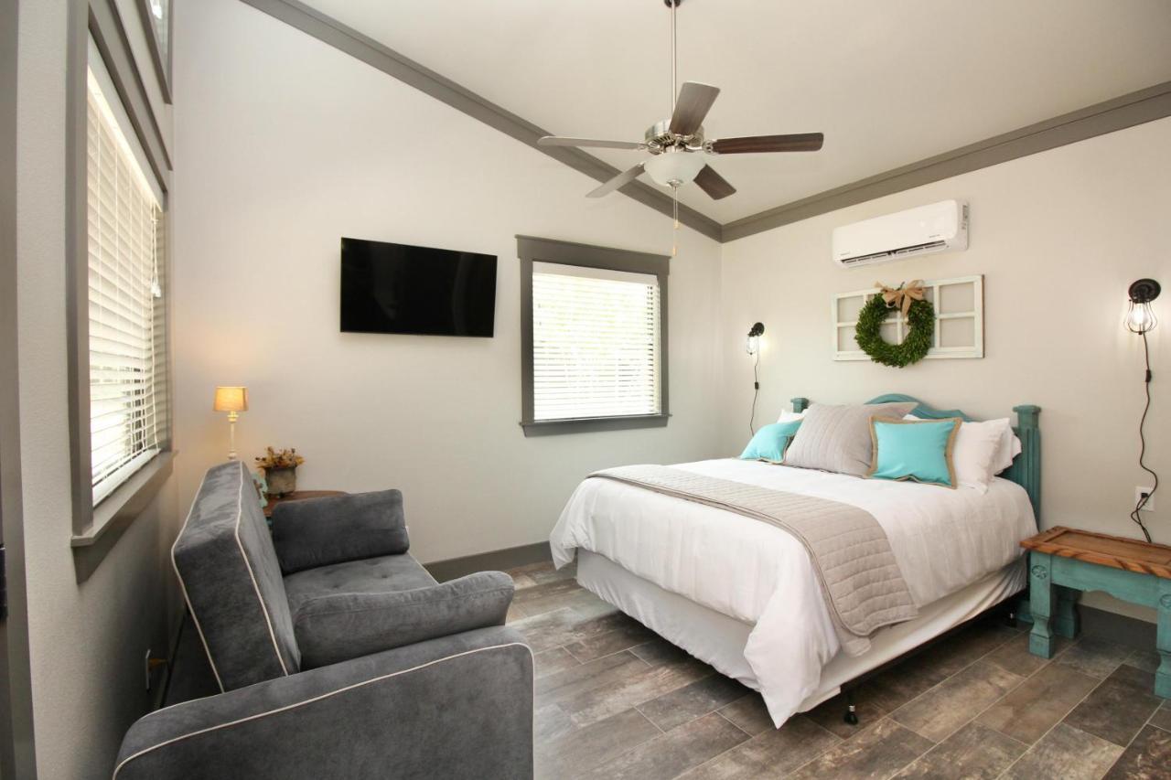 Green Acres Cottages - New Braunfels Suite วิมเบอร์ลีย์ ภายนอก รูปภาพ