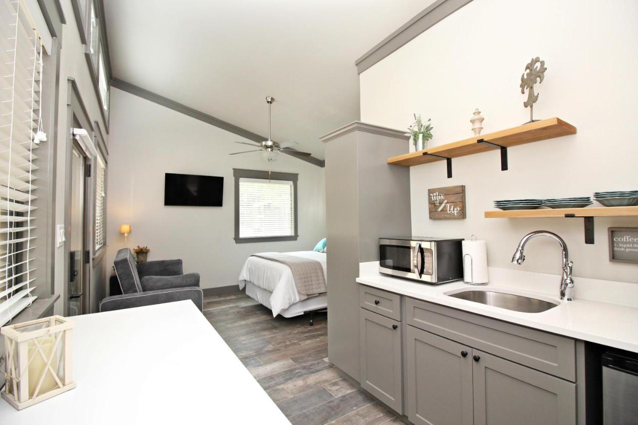 Green Acres Cottages - New Braunfels Suite วิมเบอร์ลีย์ ภายนอก รูปภาพ